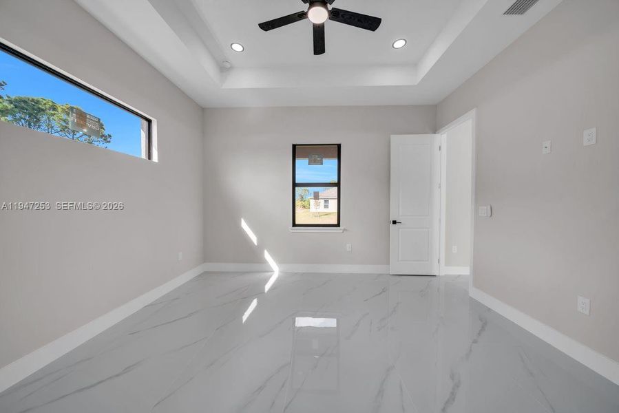 Spacious, unfurnished interior of a new home in , Lehigh Acres (Image 30).