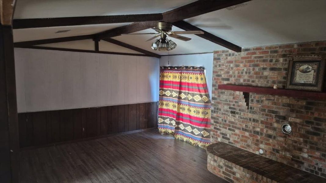 Image 12 of a home in . Image 12 of a home in .