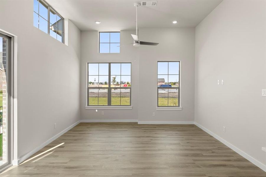 13. 644 Oakridge - Family