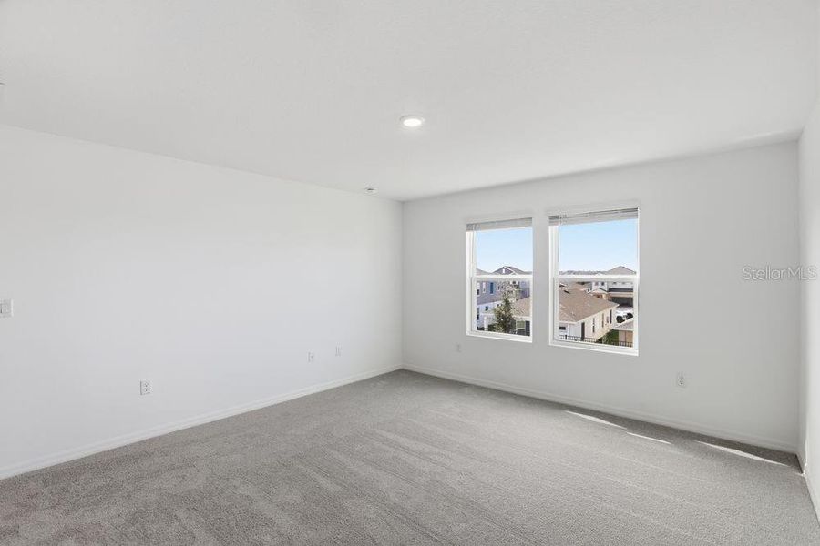 Spacious, unfurnished interior of a new home in Marion Creek, Haines City (Image 23).