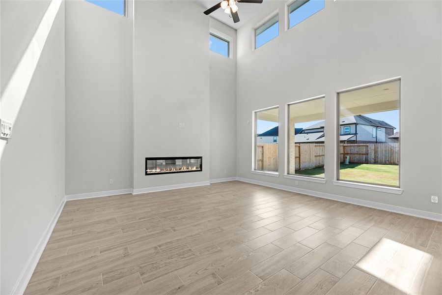 Representative image. Features, selections, and colors may vary.