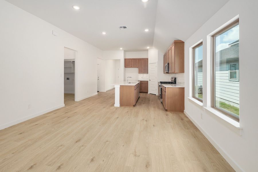 Spacious, unfurnished interior of a new home in Prairie Winds, Hutto (Image 17).