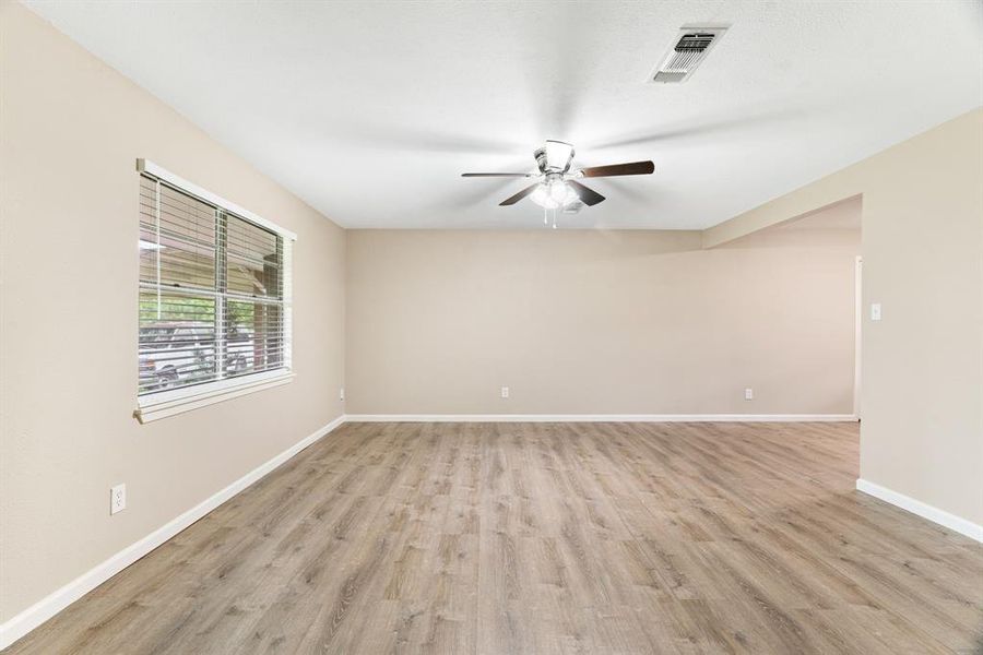 Spacious, unfurnished interior of a new home in , Paris (Image 10).