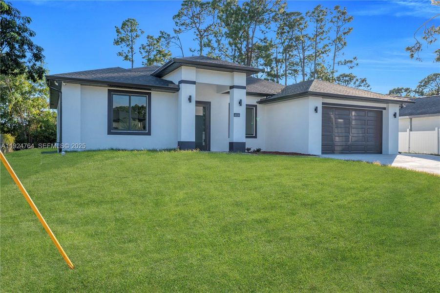 Exterior details and patio area of a home in , Lehigh Acres (Image 4).