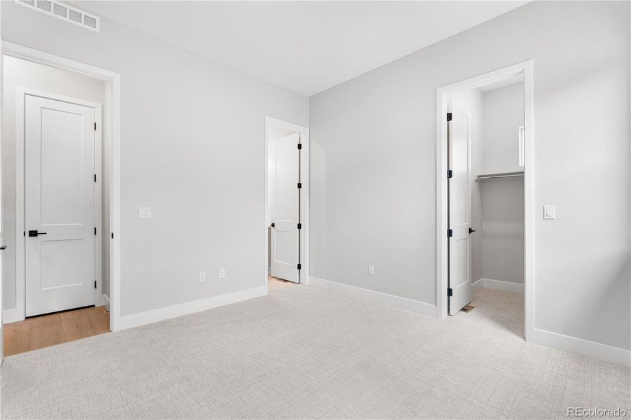 Spacious, unfurnished interior of a new home in Retreat at The Canyons, Castle Pines (Image 31).