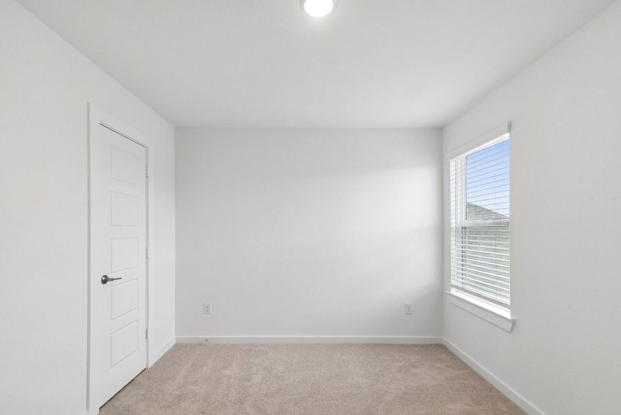 Spacious, unfurnished interior of a new home in Summerview, Fulshear (Image 25).