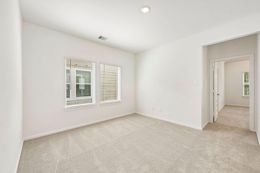 Spacious, unfurnished interior of a new home in Cole Creek Crossing, Houston (Image 25). Spacious, unfurnished interior of a new home in Cole Creek Crossing, Houston (Image 25).