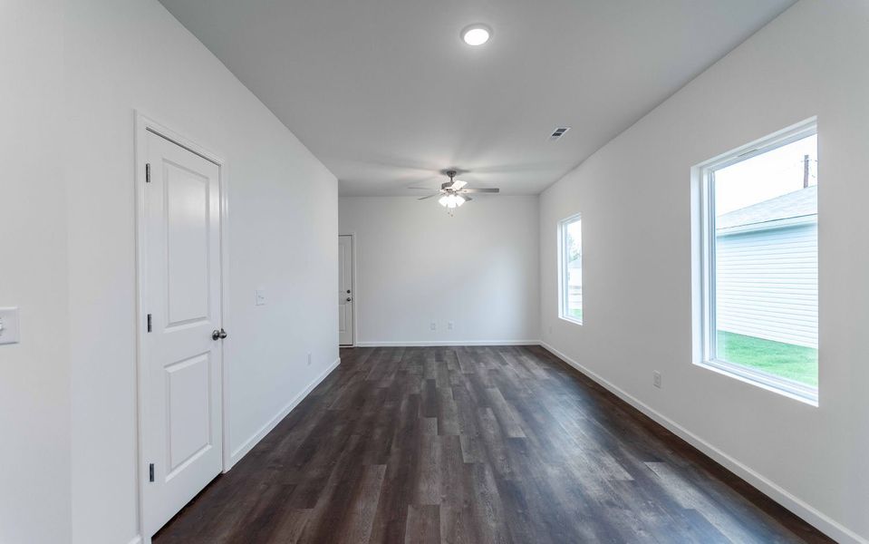 Spacious, unfurnished interior of a new home in Stonehenge, Manchester (Image 8).