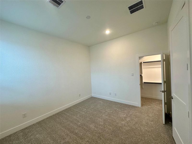 Spacious, unfurnished interior of a new home in Briarley, Montgomery (Image 35).