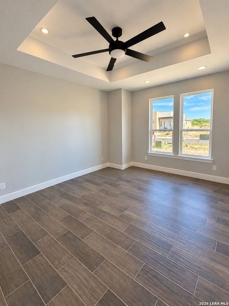 Spacious, unfurnished interior of a new home in , Eagle Pass (Image 24).