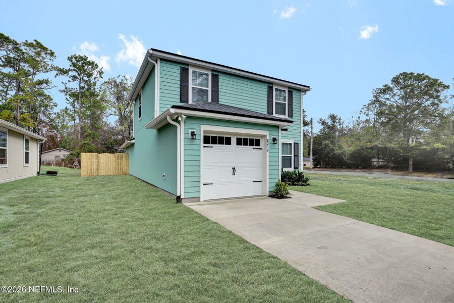 Exterior details and patio area of a home in , Jacksonville (Image 26). Exterior details and patio area of a home in , Jacksonville (Image 26).