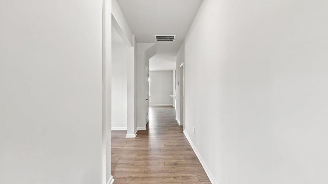 Spacious, unfurnished interior of a new home in Hunters Ridge, Woodruff (Image 16).