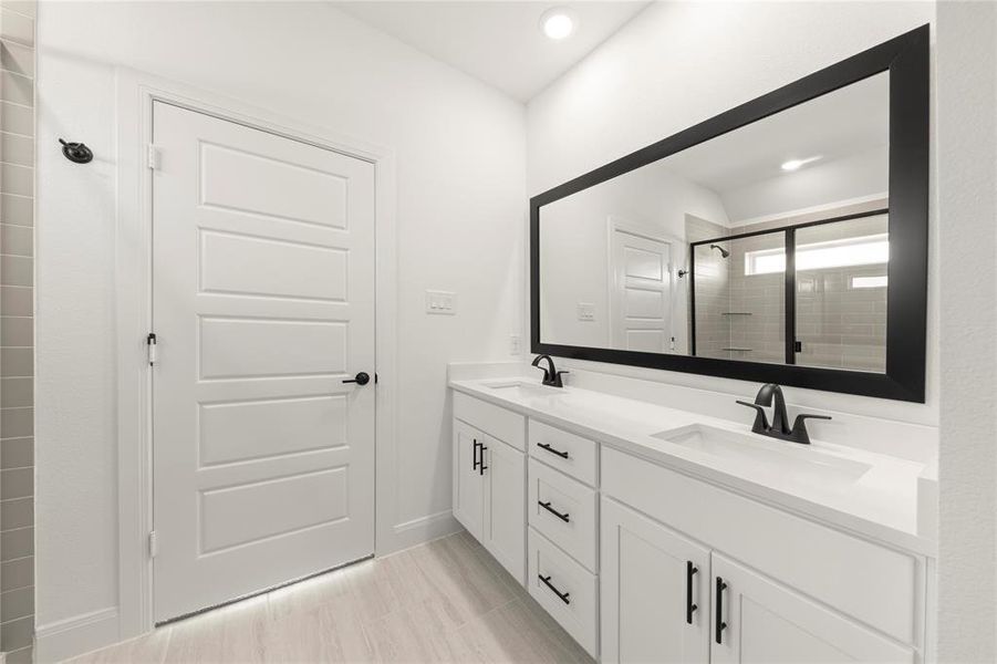 17. 2256 Aspen Chase - Bath (2) 17. 2256 Aspen Chase - Bath (2)