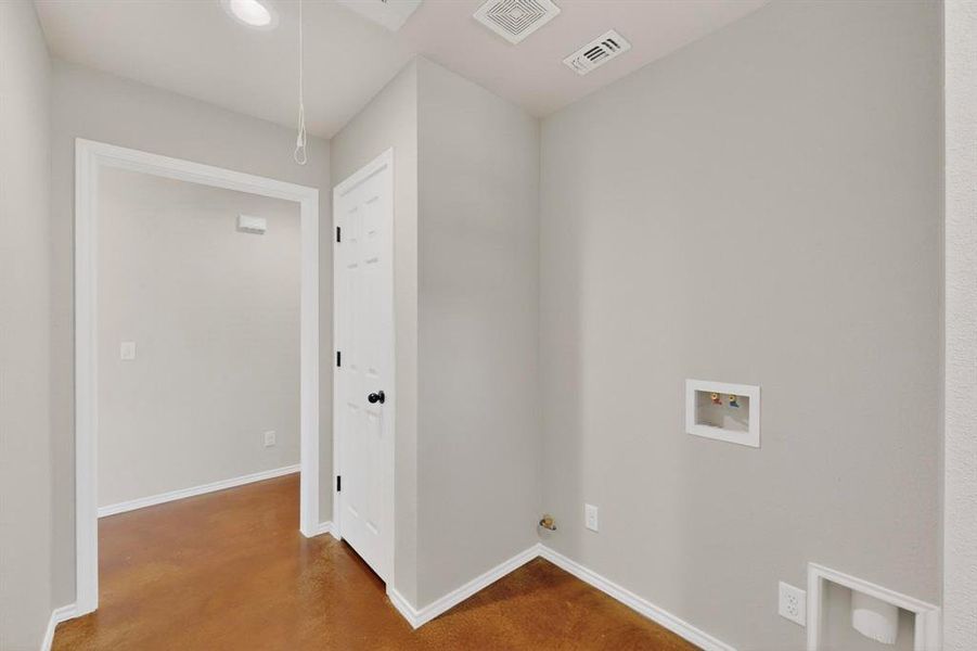 Spacious, unfurnished interior of a new home in , Paris (Image 31).