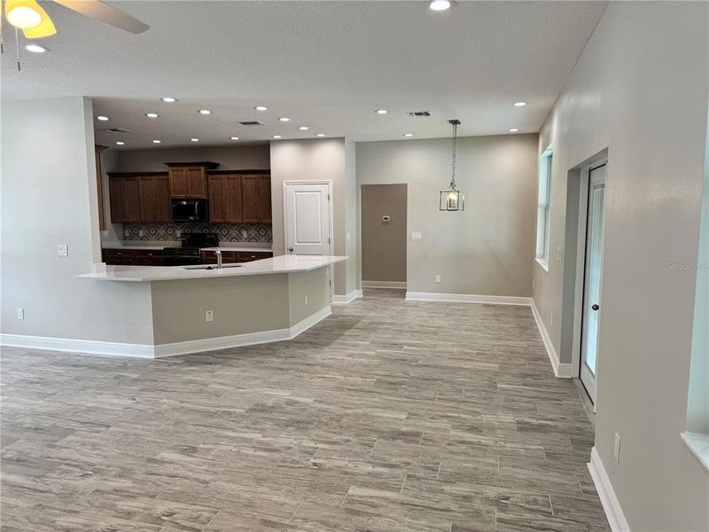 Spacious, unfurnished interior of a new home in , Dade City (Image 25).