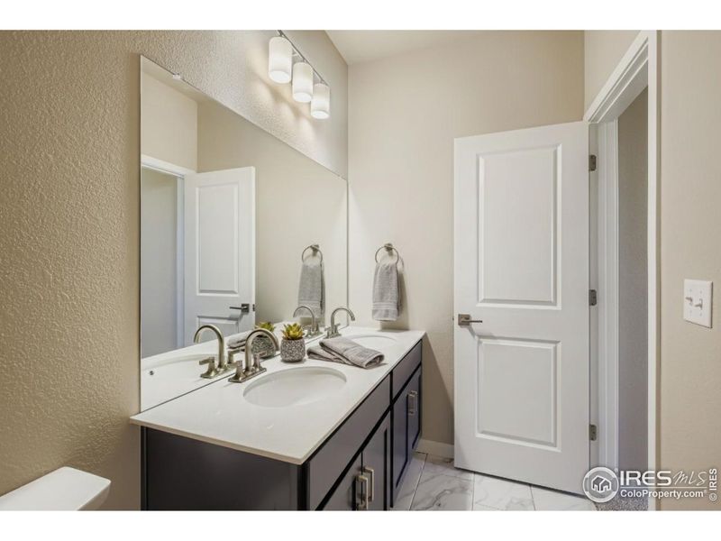 Shared upper level bathroom