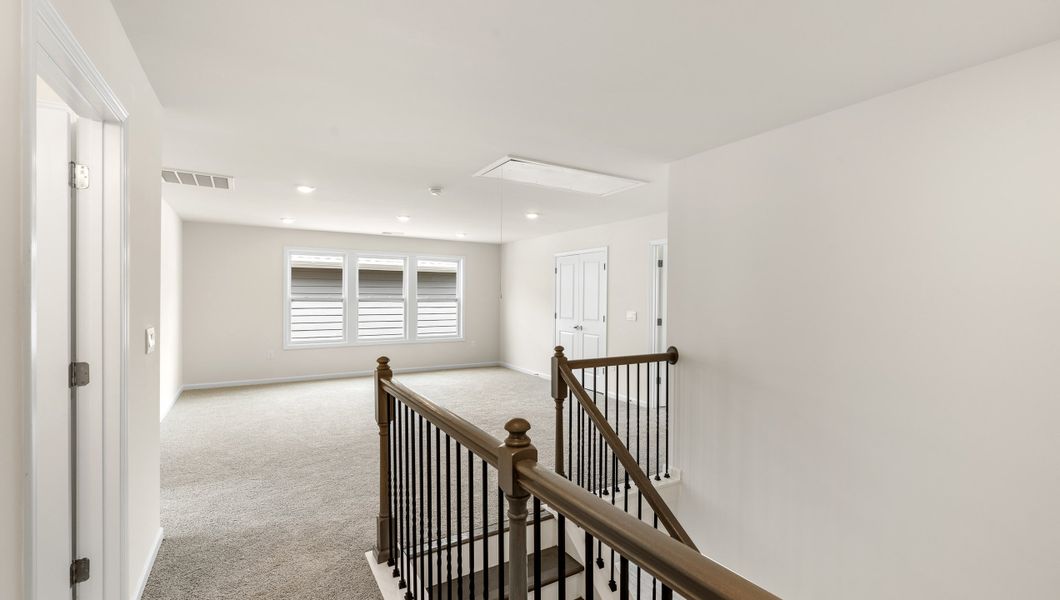 Spacious, unfurnished interior of a new home in Williams Ridge, Woodruff (Image 32).