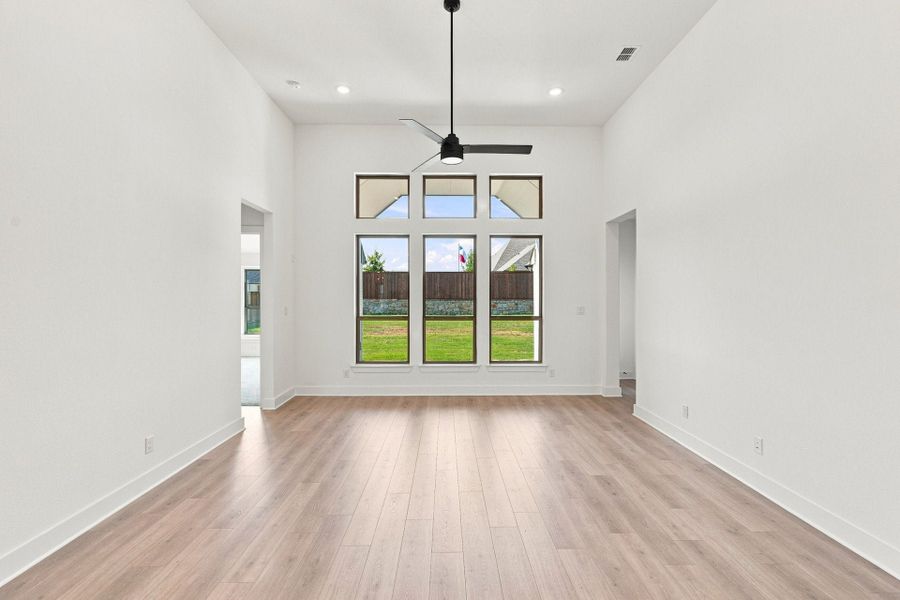 4br New Home in Waxahachie, TX.  - Slide 16