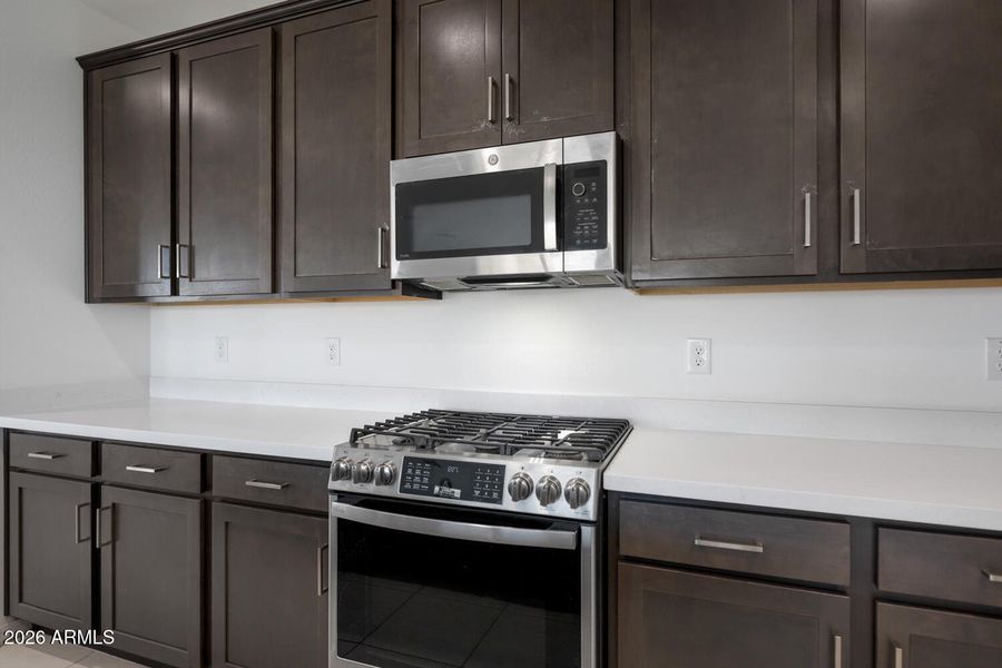 11208 S 52nd Ln-large-009-012-11208 S 52