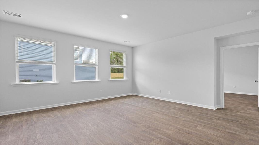 Spacious, unfurnished interior of a new home in Lakeview at Kitfield, Moncks Corner (Image 21).