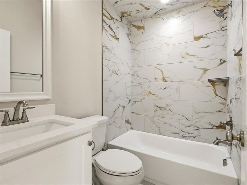 Furnished interior view inside a new home in , Tolar (Image 9).