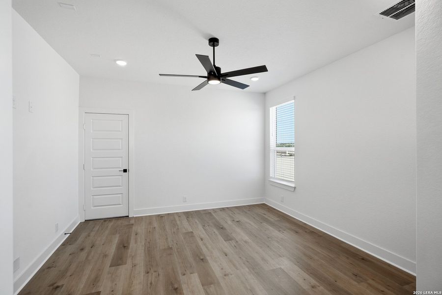 Spacious, unfurnished interior of a new home in Prominence Urban, San Antonio (Image 31).