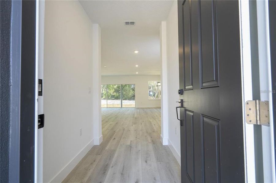 Spacious, unfurnished interior of a new home in , Eustis (Image 12).