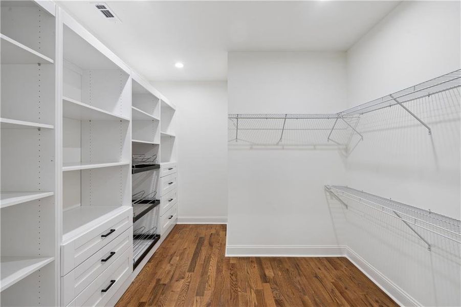 Spacious, unfurnished interior of a new home in , Decatur (Image 27).