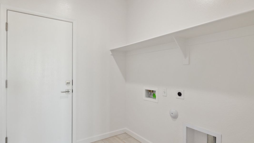 Representative unfurnished interior of a home built from the Cobalt by D.R. Horton in Zanjero Pass, Glendale (Image 33).