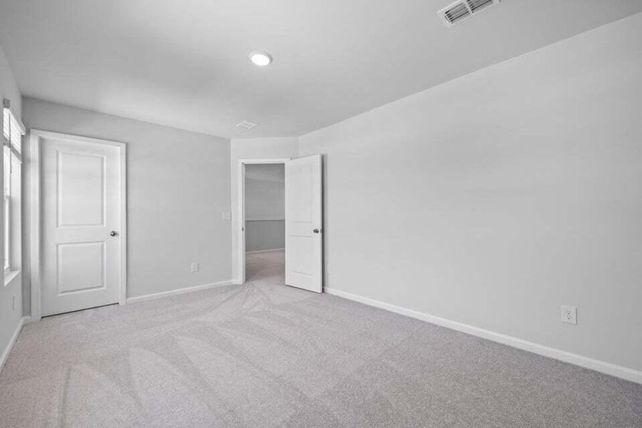 Spacious, unfurnished interior of a new home in Nexton, Summerville (Image 12).