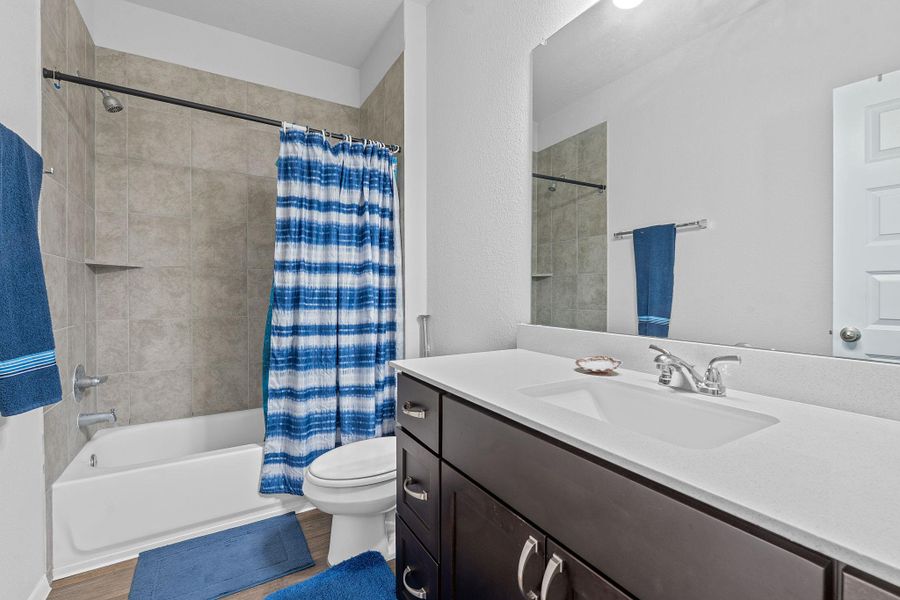 Furnished interior view inside a new home in Harvest Ridge, Elgin (Image 13).