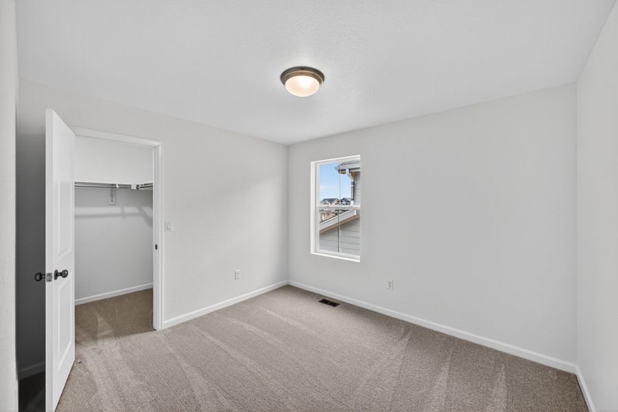 Spacious, unfurnished interior of a new home in Parterre, Thornton (Image 15).