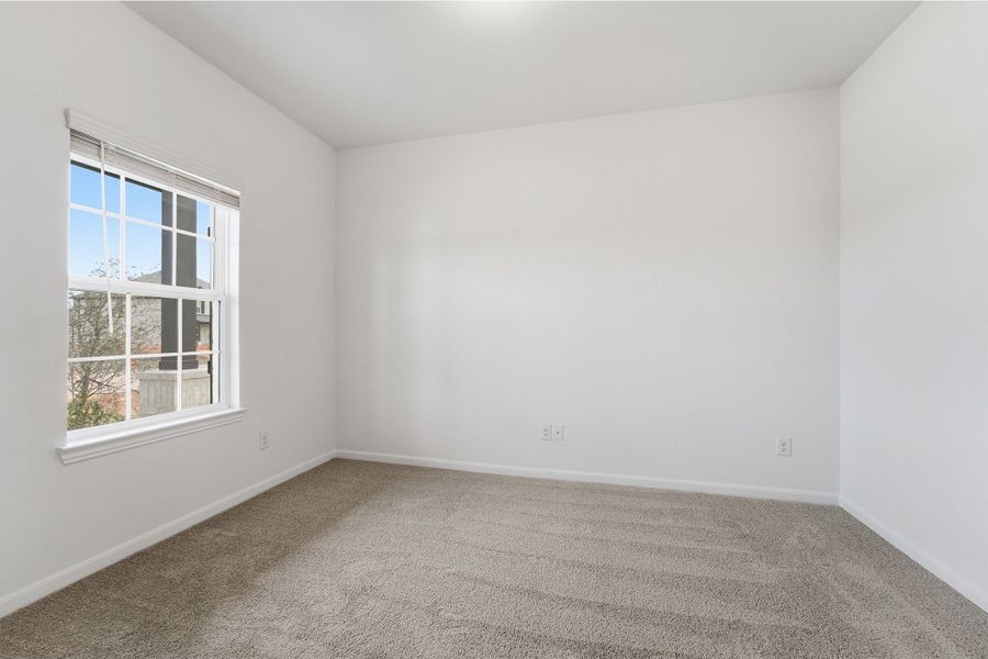 Spacious, unfurnished interior of a new home in Saddlebrook Estates, Waxahachie (Image 19).