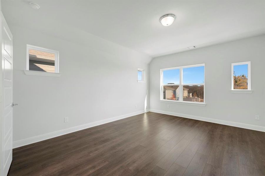 Spacious, unfurnished interior of a new home in Painted Tree Woodland West – Cottages, McKinney (Image 20).