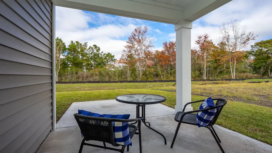 Representative exterior details of a home built from the KERRY by D.R. Horton in Lochaven, Conway (Image 3).