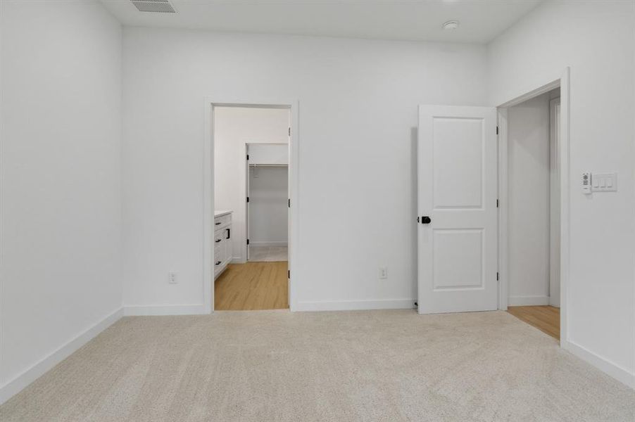 Spacious, unfurnished interior of a new home in , Fort Worth (Image 31).