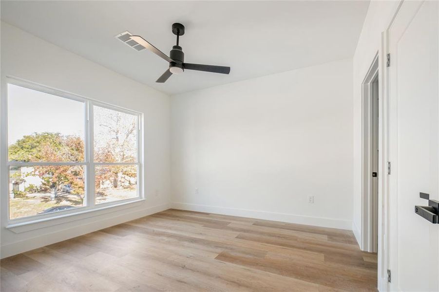 Spacious, unfurnished interior of a new home in , Dallas (Image 24).