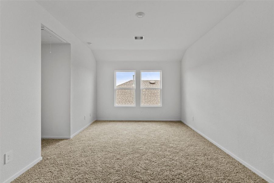 Spacious, unfurnished interior of a new home in Sunterra, Katy (Image 18). Spacious, unfurnished interior of a new home in Sunterra, Katy (Image 18).