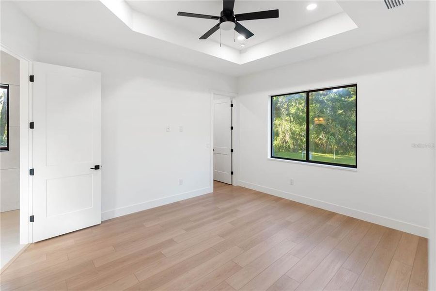 Spacious, unfurnished interior of a new home in , Port Charlotte (Image 22).