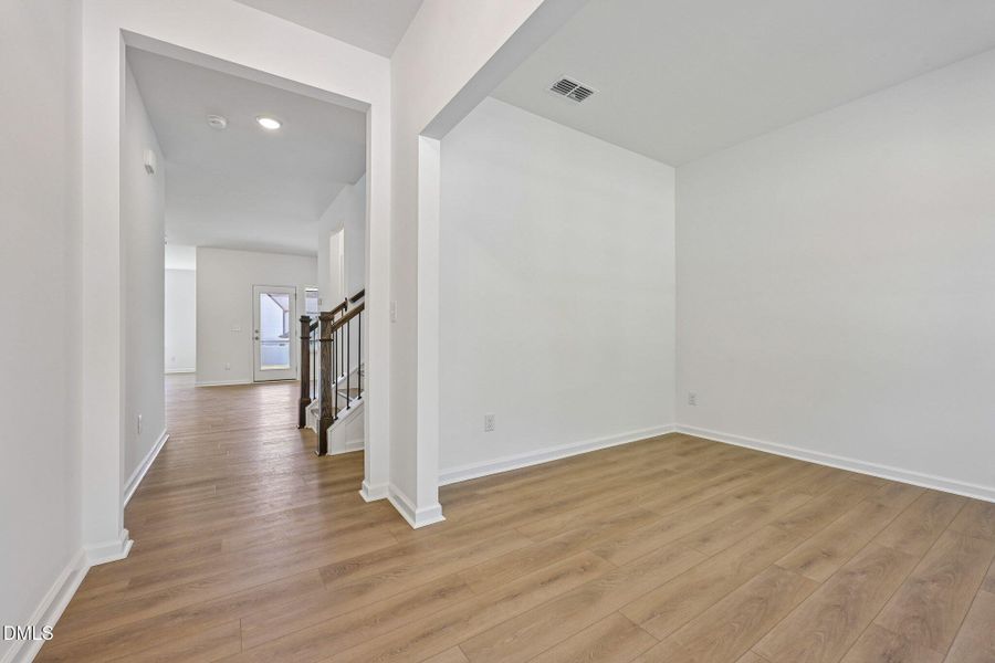 9-web-or-mls-Ken Dr-S2304-009