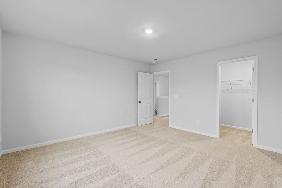 Spacious, unfurnished interior of a new home in Hanes Lake, Winston-Salem (Image 29).