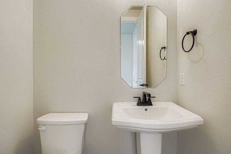 831 Stone Grove - Powder Bathroom 831 Stone Grove - Powder Bathroom