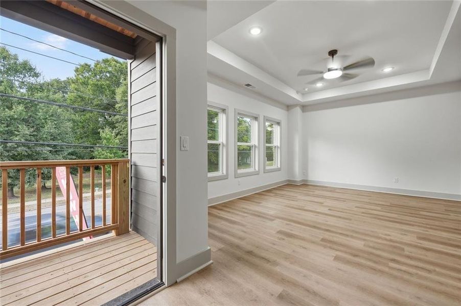 Spacious, unfurnished interior of a new home in , Athens (Image 28).