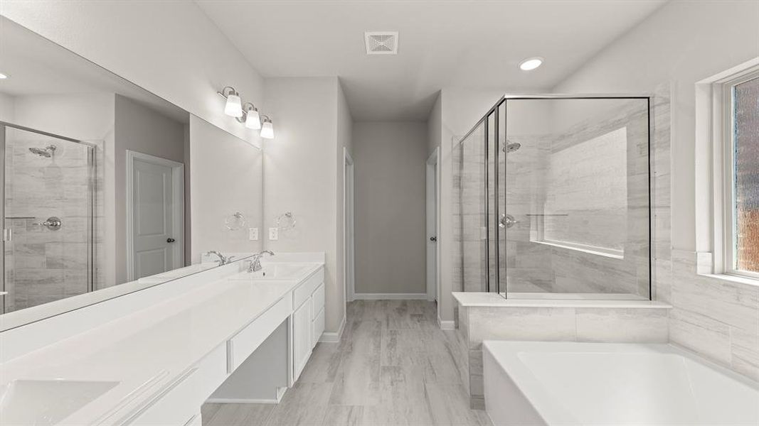 20. 2544 Three Bars - Bath 20. 2544 Three Bars - Bath