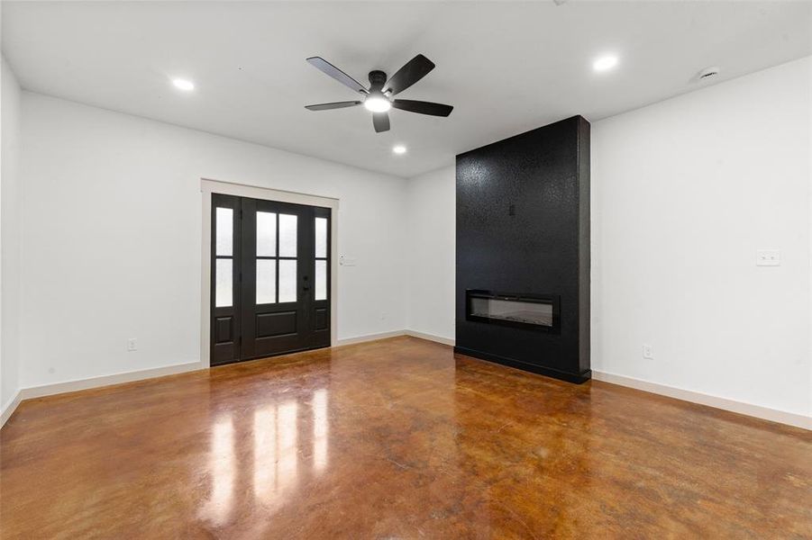 Spacious, unfurnished interior of a new home in , Waco (Image 13).