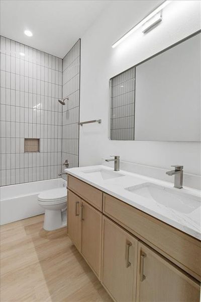 Furnished interior view inside a new home in , Dallas (Image 15).