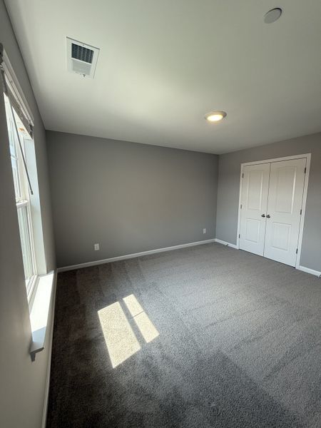 Spacious, unfurnished interior of a new home in Bradley Bend, Ashland City (Image 10).