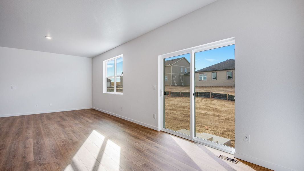 Spacious, unfurnished interior of a new home in Silver Peaks, Lochbuie (Image 19). Spacious, unfurnished interior of a new home in Silver Peaks, Lochbuie (Image 19).