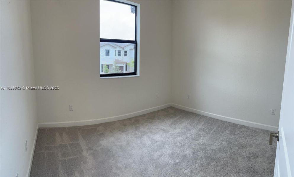 Spacious, unfurnished interior of a new home in , Pembroke Pines (Image 18).