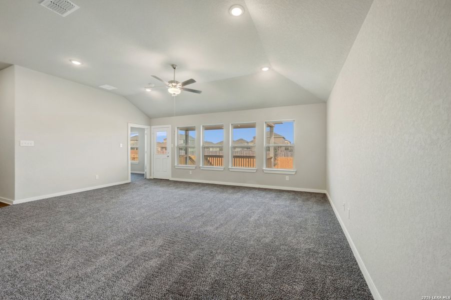 Spacious, unfurnished interior of a new home in Winding Brook, San Antonio (Image 31).